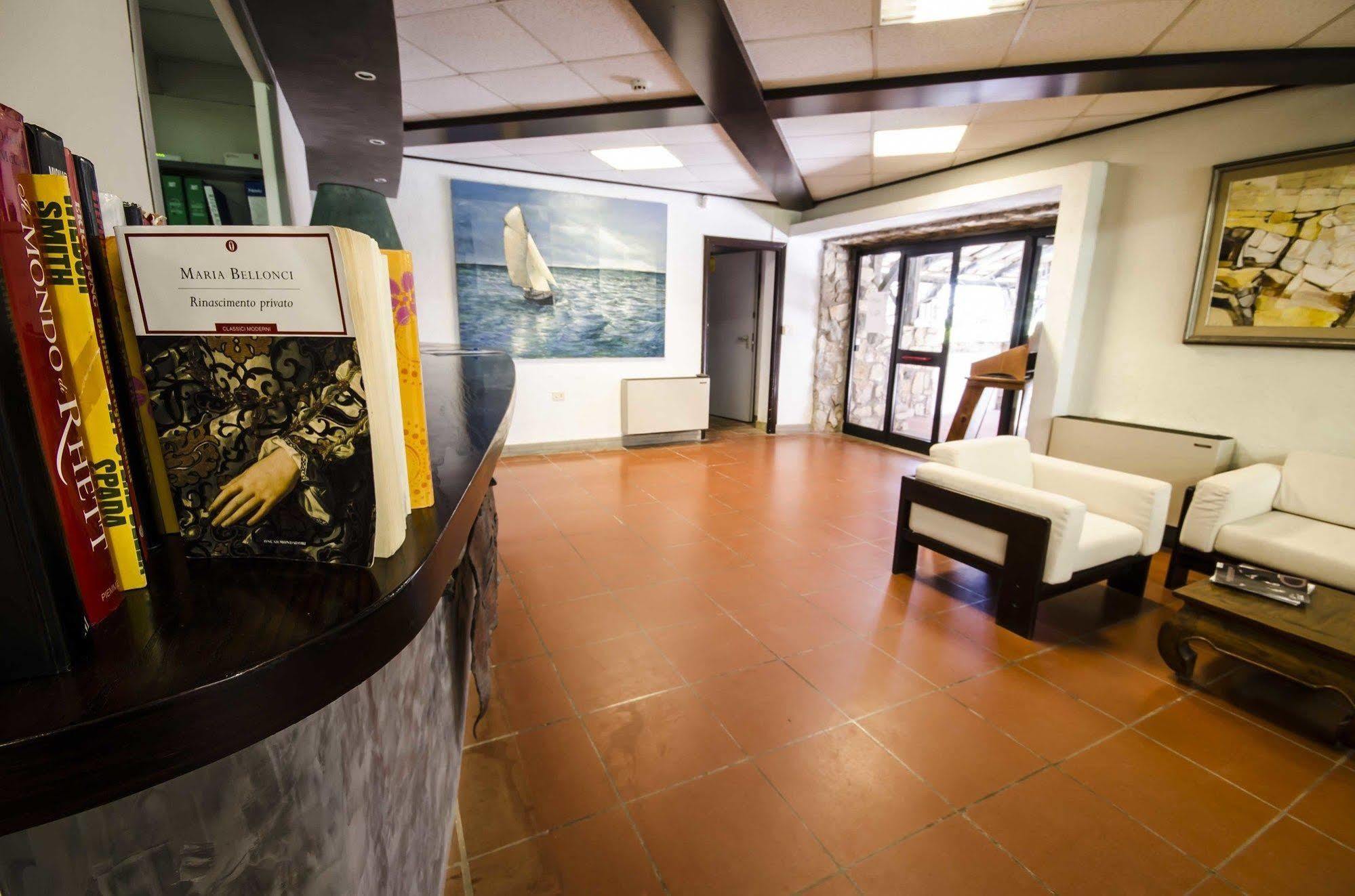 Hotel Torre Del Sole Tarquinia Exterior foto
